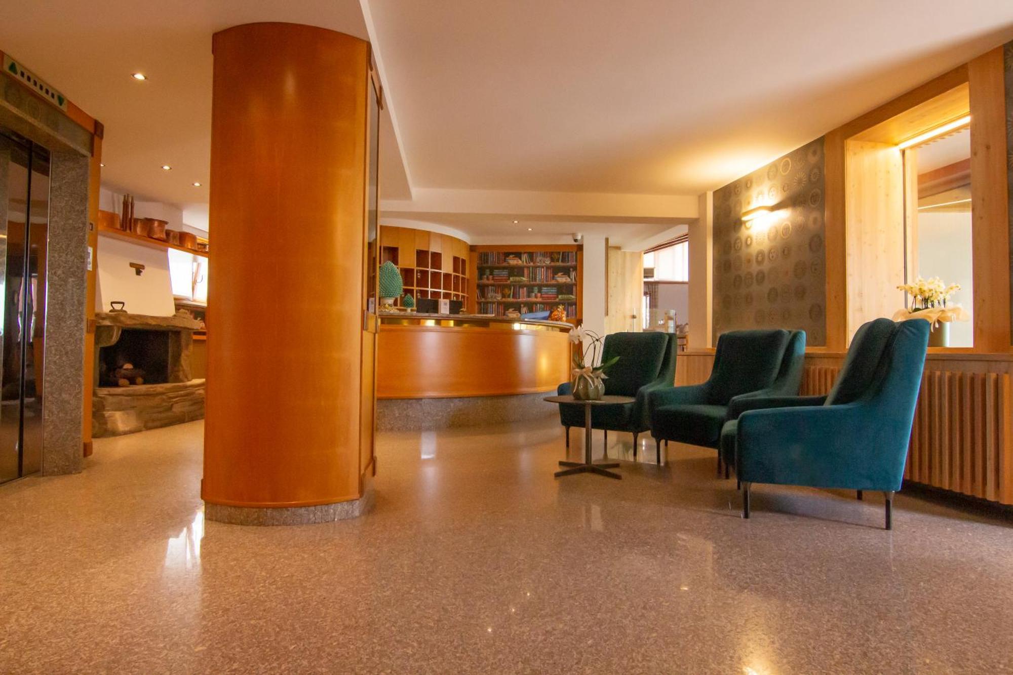 Hotel Miralago Bossico Esterno foto